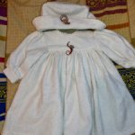 Платье и шапочка для куклы 55-60 см.