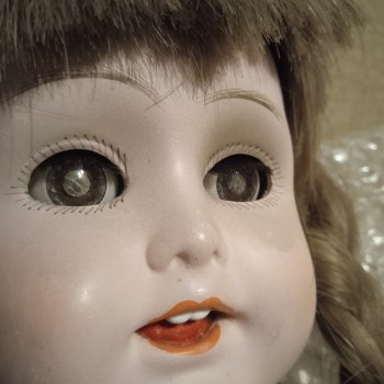 Ремонт глазок у куклы.