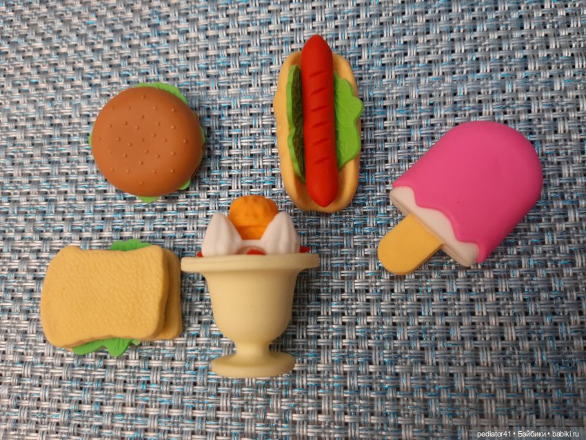 Необычное соседство ( бутерброд и книга) (фото 2)