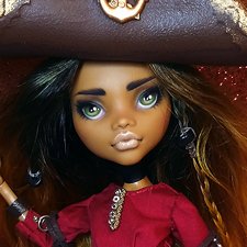 Свистать всех наверх! Кто принесет рома этой пиратке?