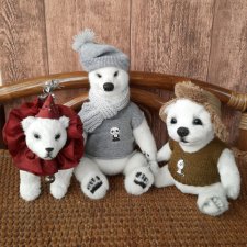 Три белых медведика