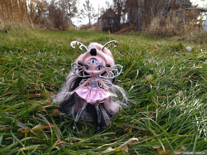 "Осень. Тишина в поселке дачном..."