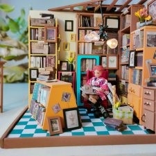 Крохотная новенькая