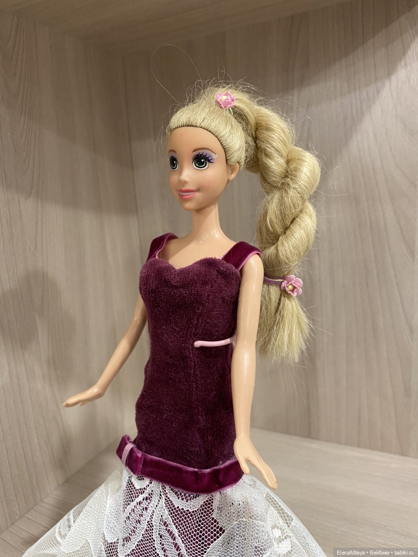 Наведение красоты игровым куклам