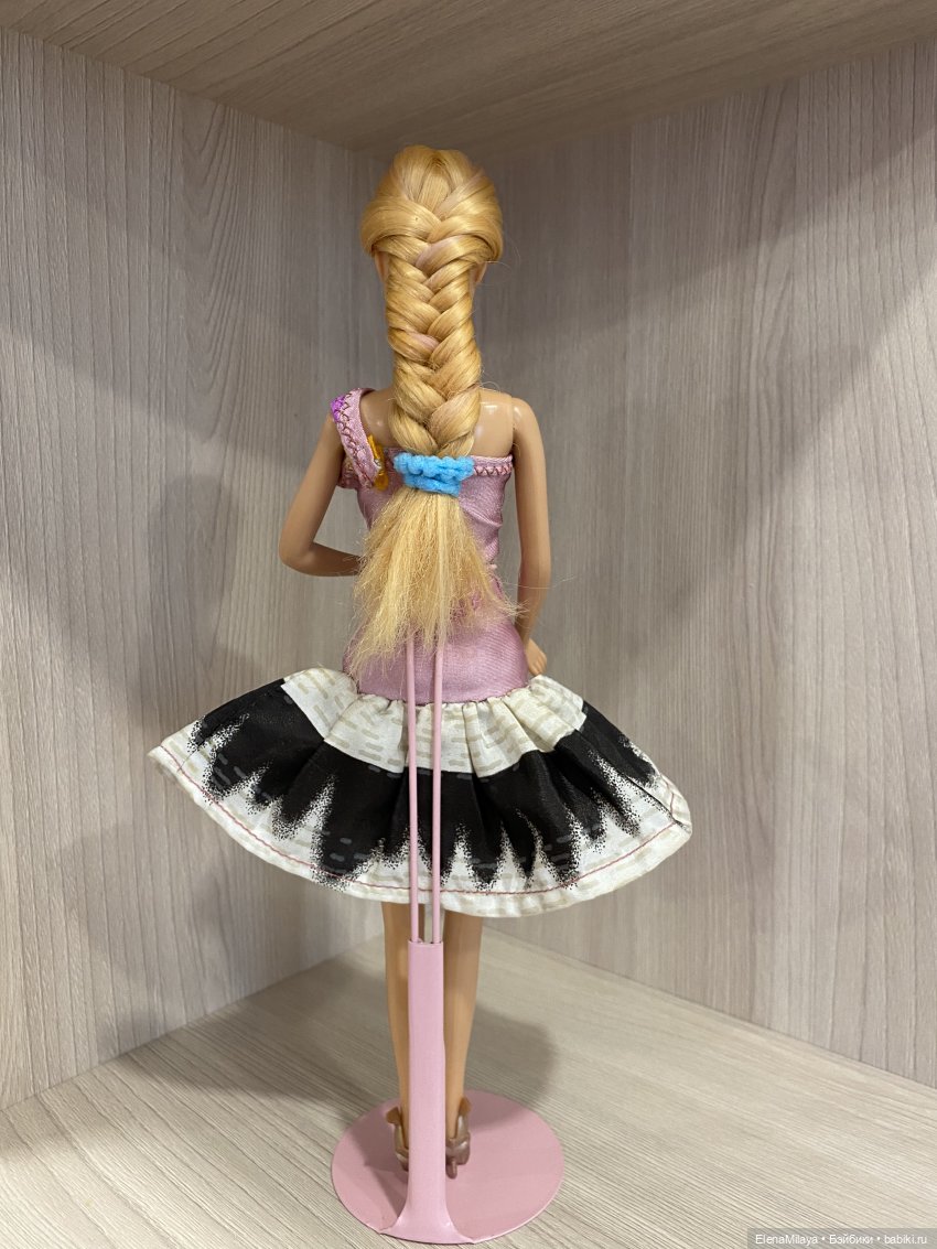 Наведение красоты игровым куклам