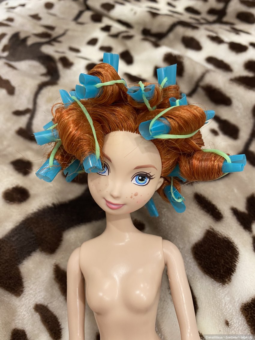 Наведение красоты игровым куклам