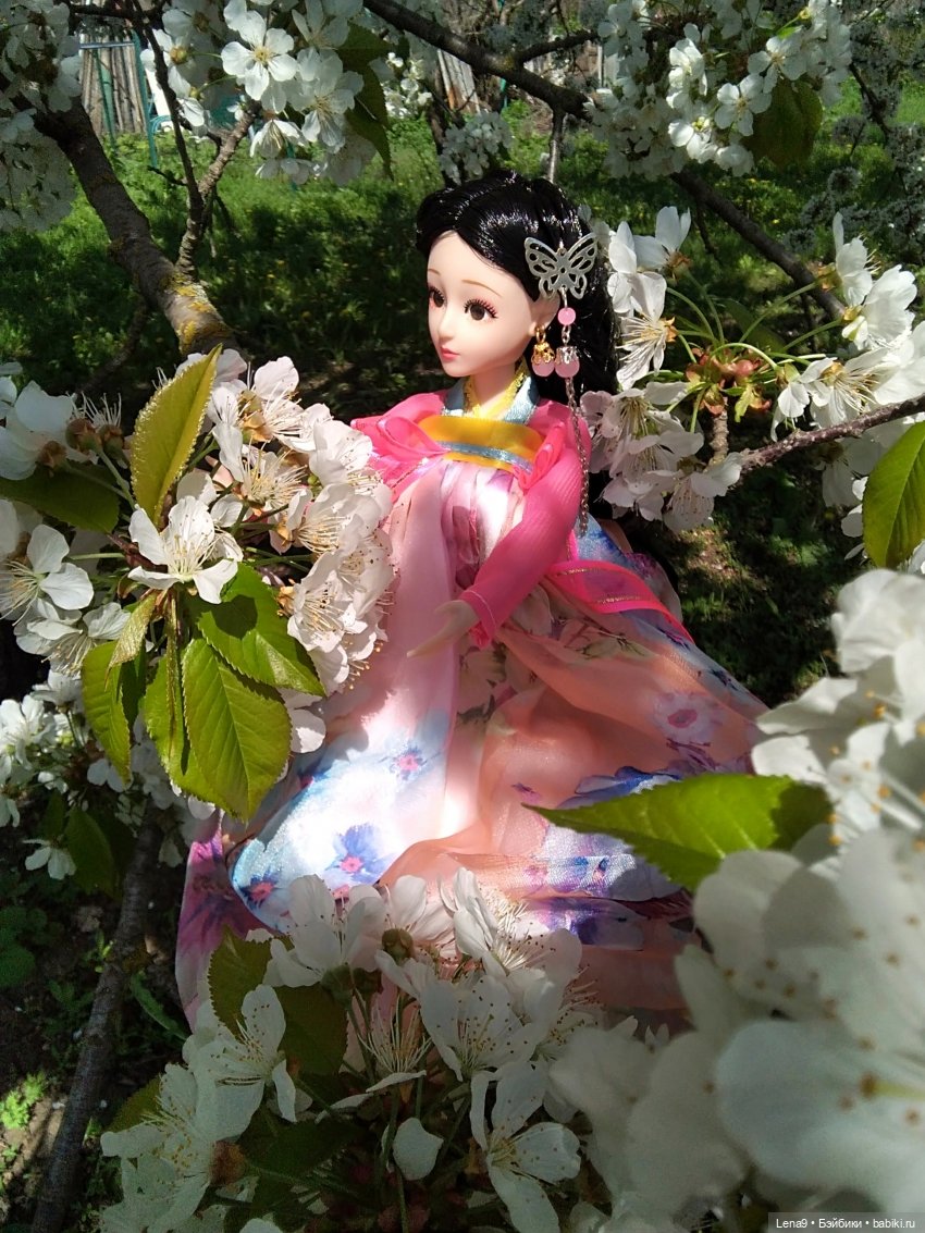 Маленькие эльфы и прекрасные феи в цвету