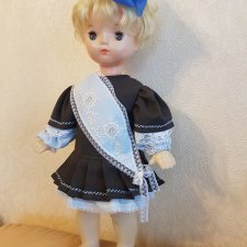 Нарядное платье с вышивкой на большую куклу из винтажных материалов