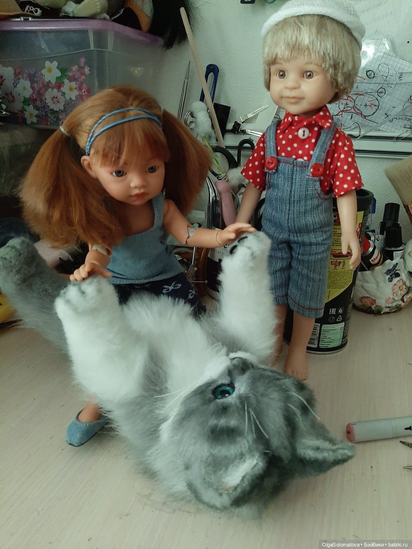 И пузико погладили.
