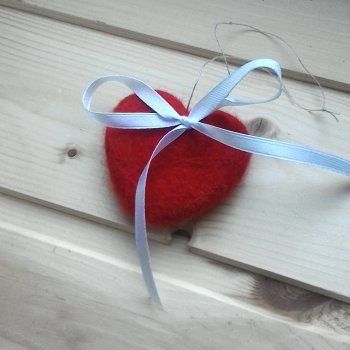 Сердечко из шерсти