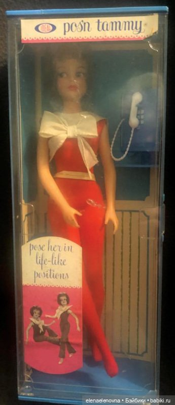 Более стройная и утонченная версия куклы Тэмми в коробке с прозрачной пластиковой крышкой, выполненной в виде телефонной будки