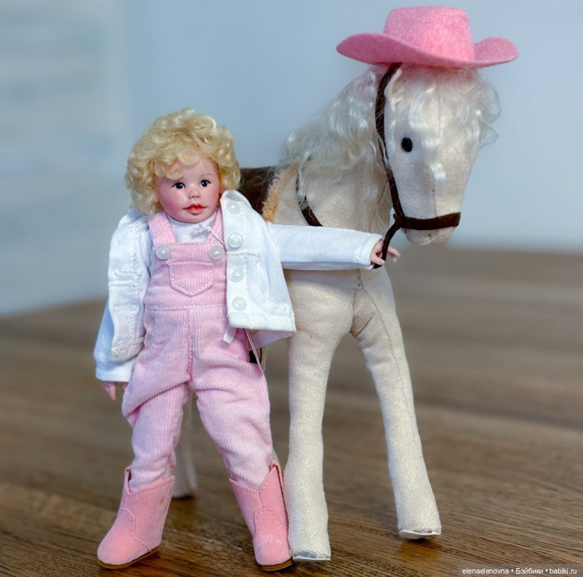 Кремовые пони от Марианны Ольденбург