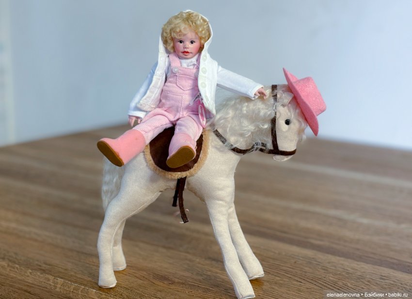 Кремовые пони от Марианны Ольденбург