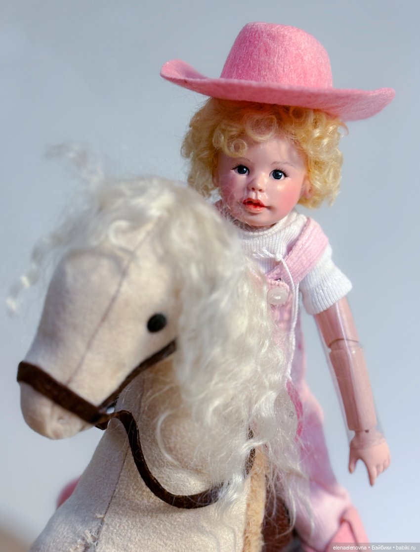 Кремовые пони от Марианны Ольденбург