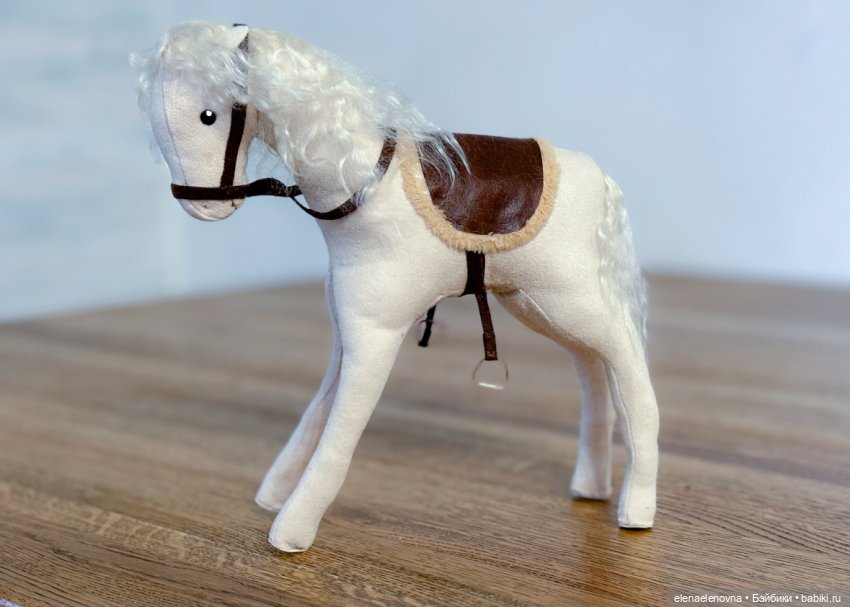 Кремовые пони от Марианны Ольденбург