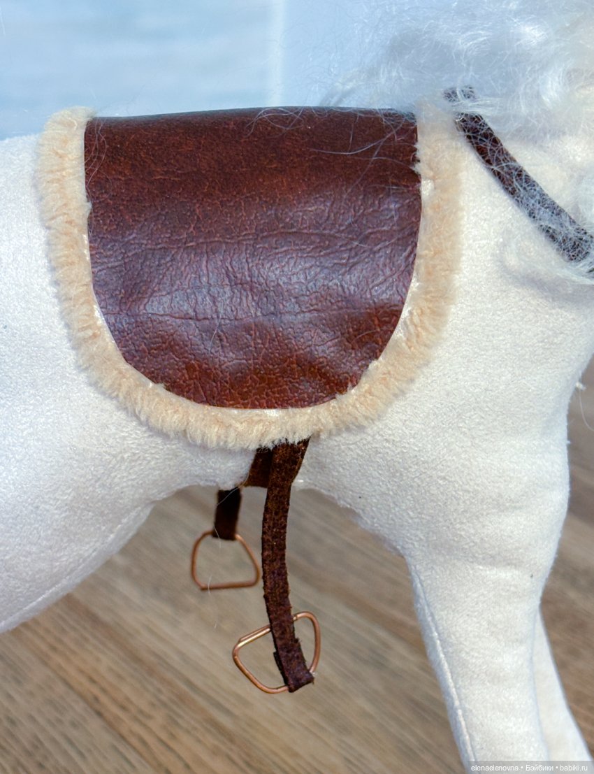 Кремовые пони от Марианны Ольденбург