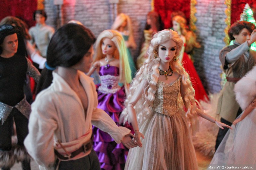 Новогодний бал | Бэйбики Новогодний бал — Куклы Barbie (Барби): Looks
