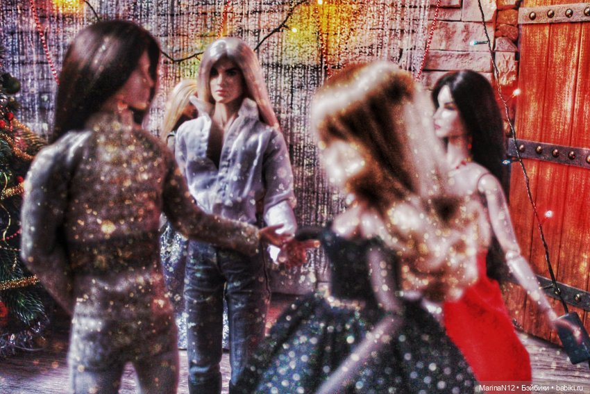 Приглашение на бал — Новый год и Рождество: праздничные фото кукол (фото 5)