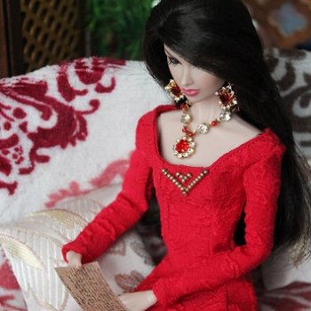 Райхана читает письмо