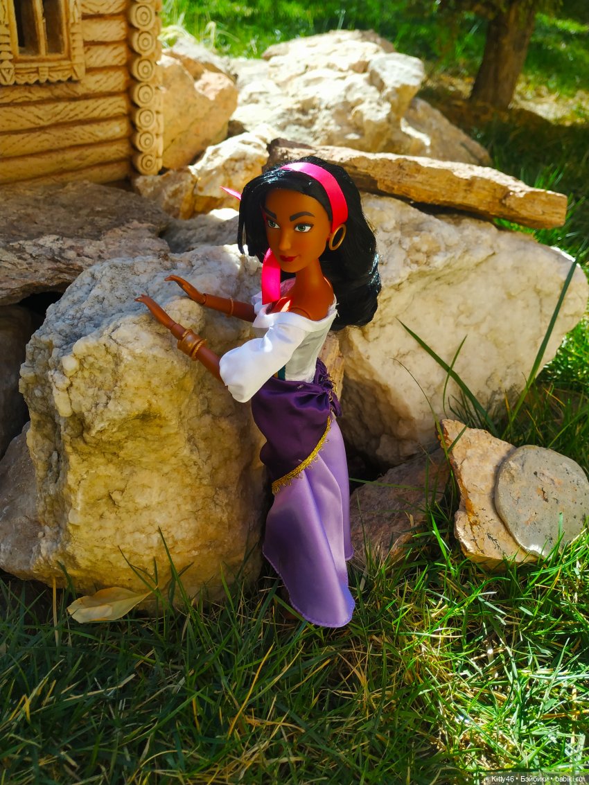 Эсмеральда и Золушка — Куклы Disney Animators и Принцессы Диснея: Disney Store (фото 9)