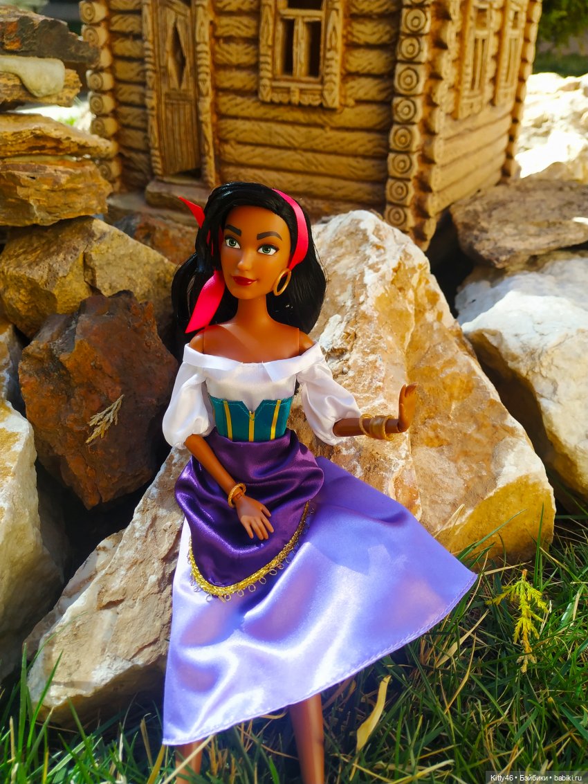 Эсмеральда и Золушка — Куклы Disney Animators и Принцессы Диснея: Disney Store (фото 2)