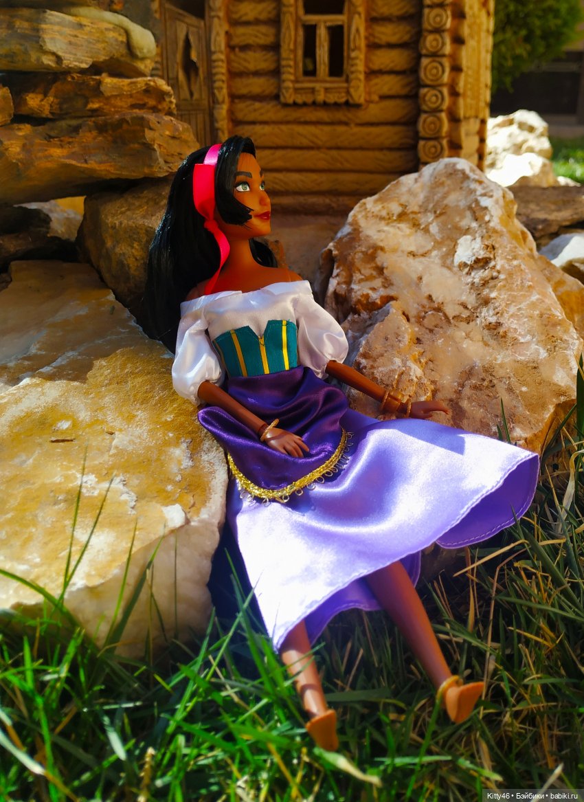 Эсмеральда и Золушка — Куклы Disney Animators и Принцессы Диснея: Disney Store (фото 3)