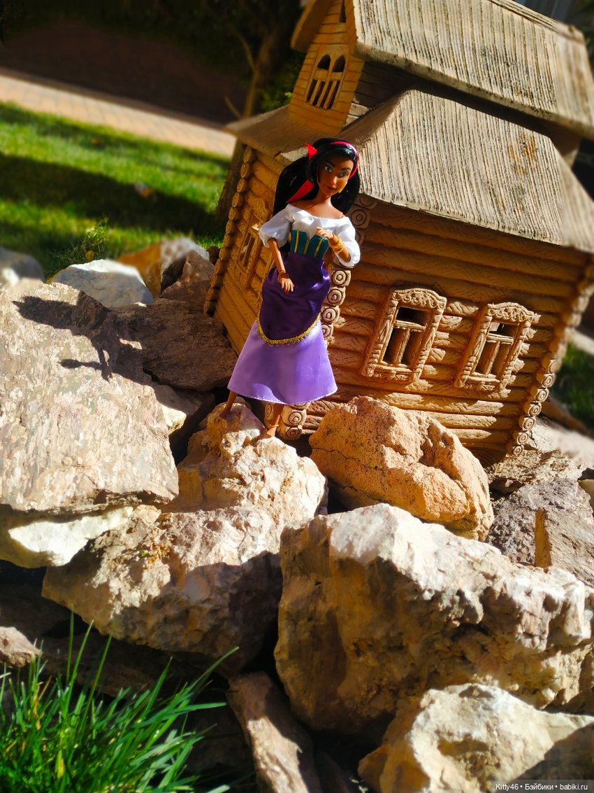 Эсмеральда и Золушка — Куклы Disney Animators и Принцессы Диснея: Disney Store (фото 5)