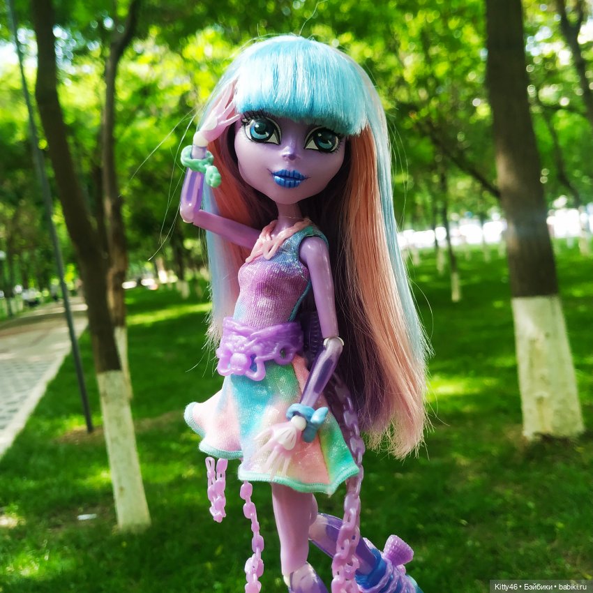 Ривер или Чёрный Лавашик с Куклой Внутри