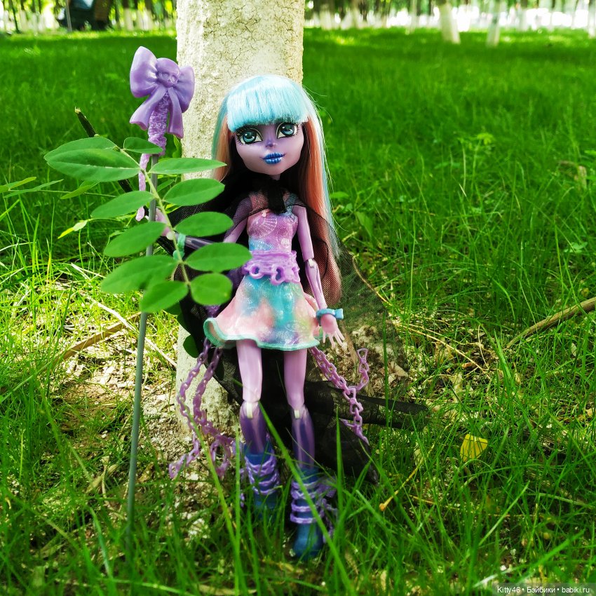 Ривер или Чёрный Лавашик с Куклой Внутри