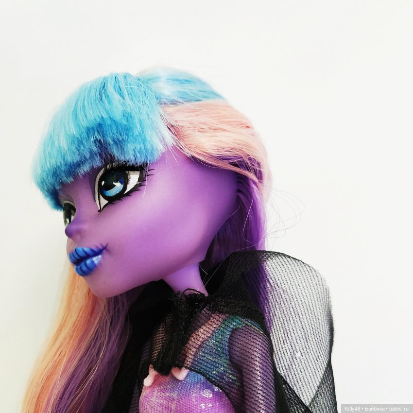 Ривер или Чёрный Лавашик с Куклой Внутри