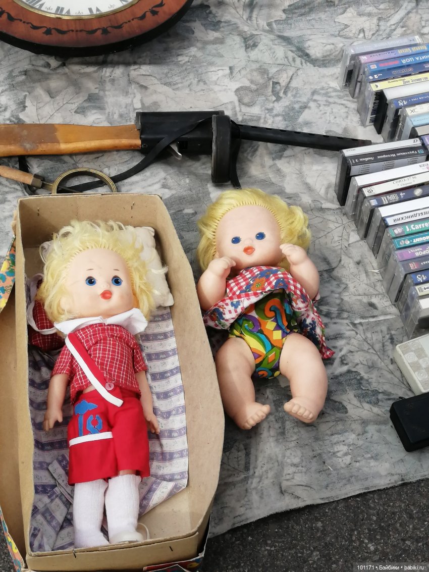 Блошиный рынок в Воронеже и куклы на нем (фото 2)