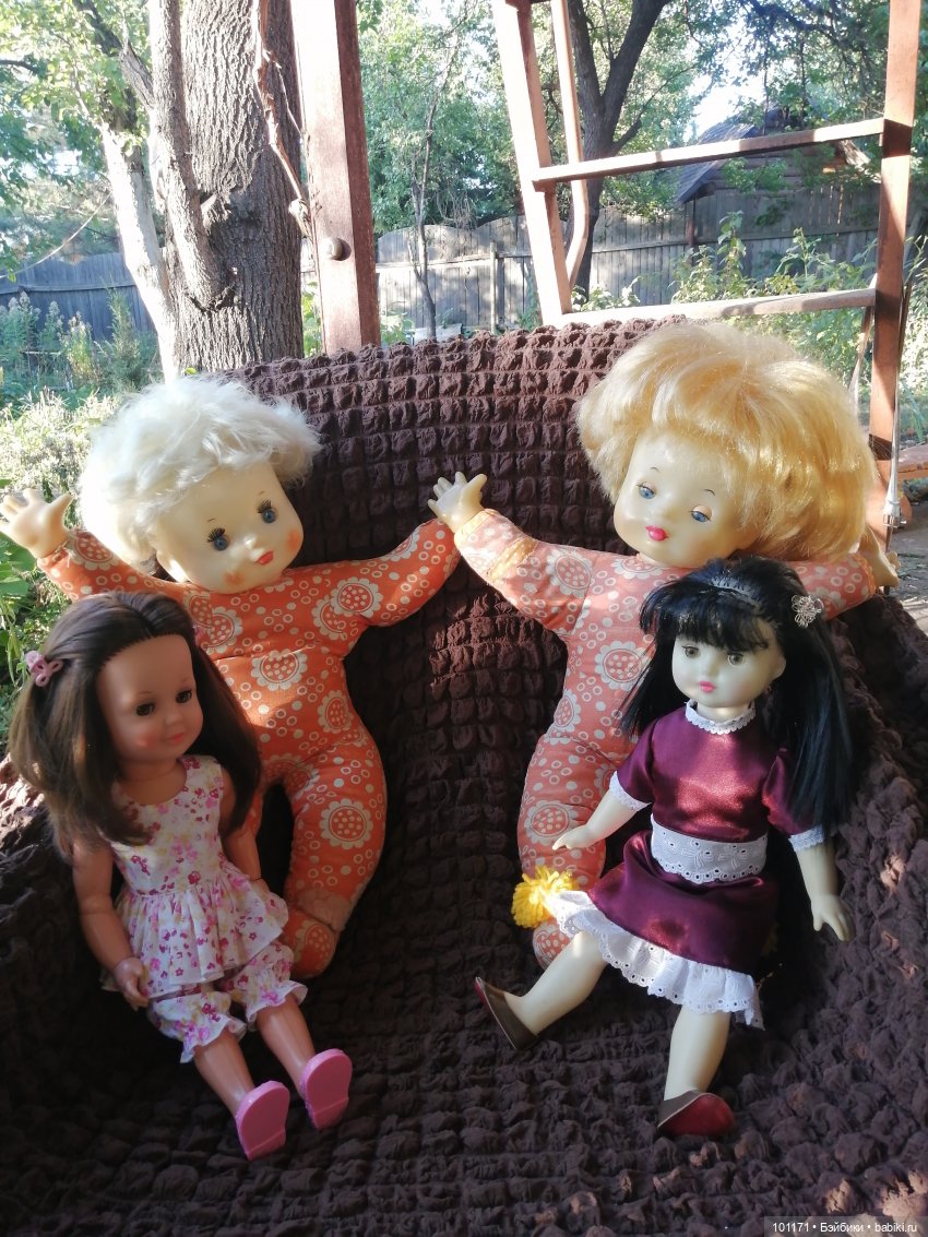 И снова обитатели старой дачи)