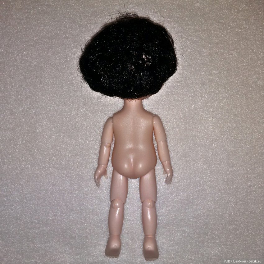 ...Кнопка в окружении мальчишек (фото 7)