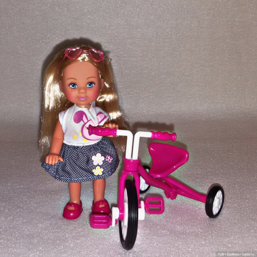 ...Еви и трёхколёсный велосипед