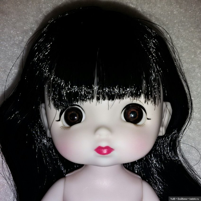 ...Мартовские девчонки и не полностью оправданные ожидания