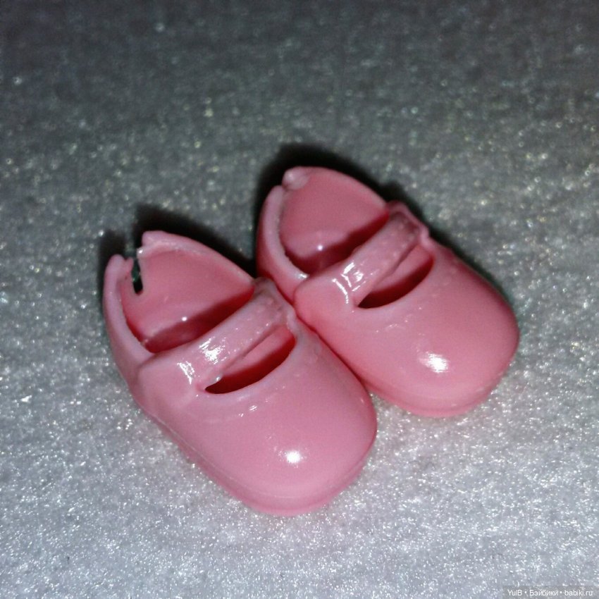 ...Мартовские девчонки и не полностью оправданные ожидания