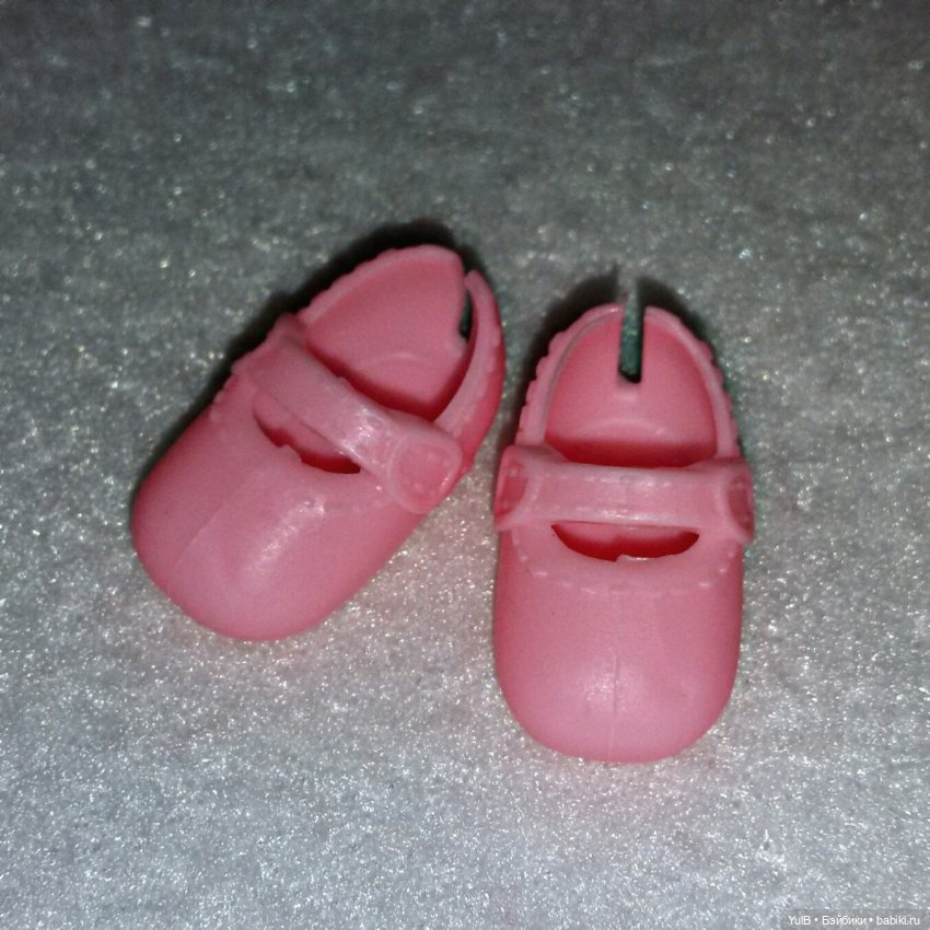 ...Мартовские девчонки и не полностью оправданные ожидания