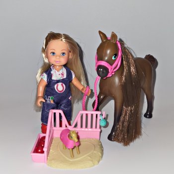 Еви и лошадки