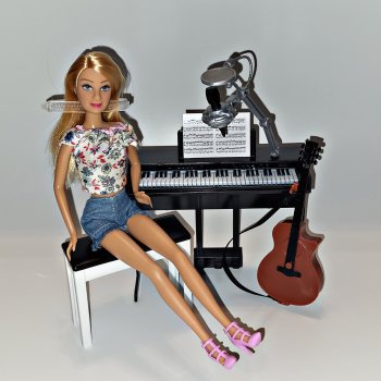 Вперед и с песней