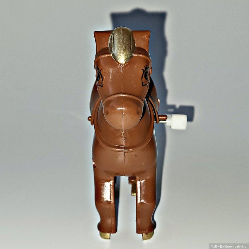 Стеллаж и "дары" из кукурузных палочек