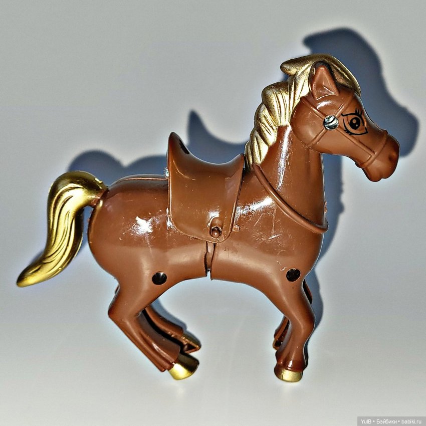 Стеллаж и "дары" из кукурузных палочек