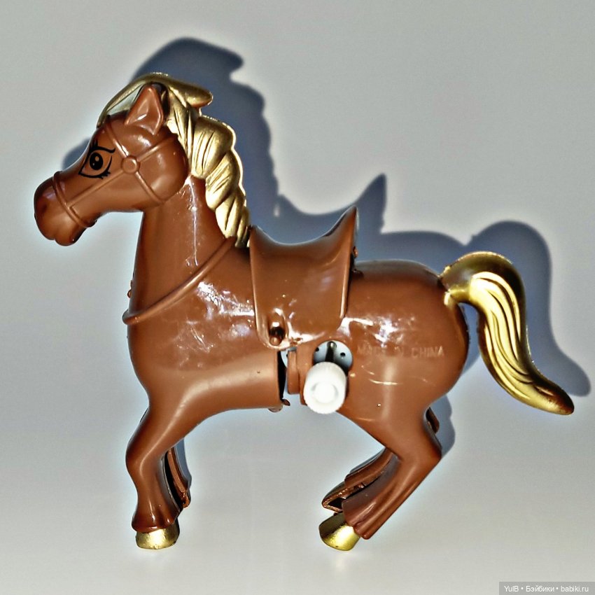 Стеллаж и "дары" из кукурузных палочек