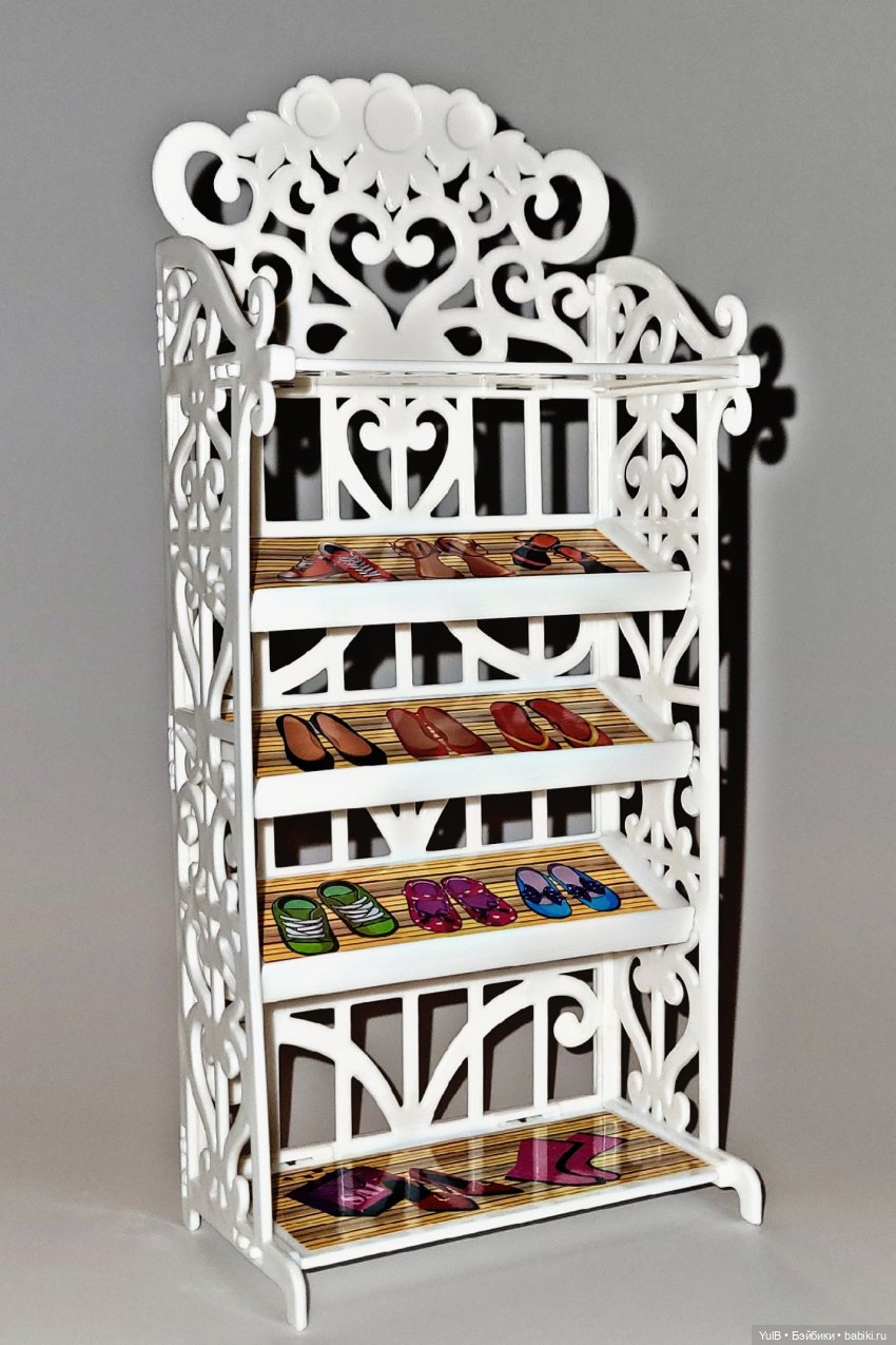 Стеллаж и "дары" из кукурузных палочек