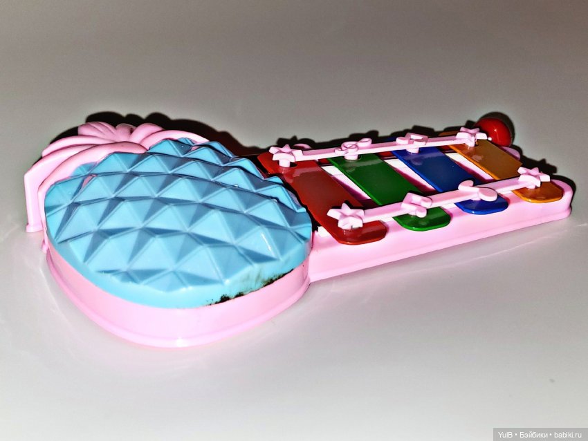 Стеллаж и "дары" из кукурузных палочек