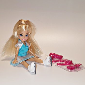 Фигуристка номер два