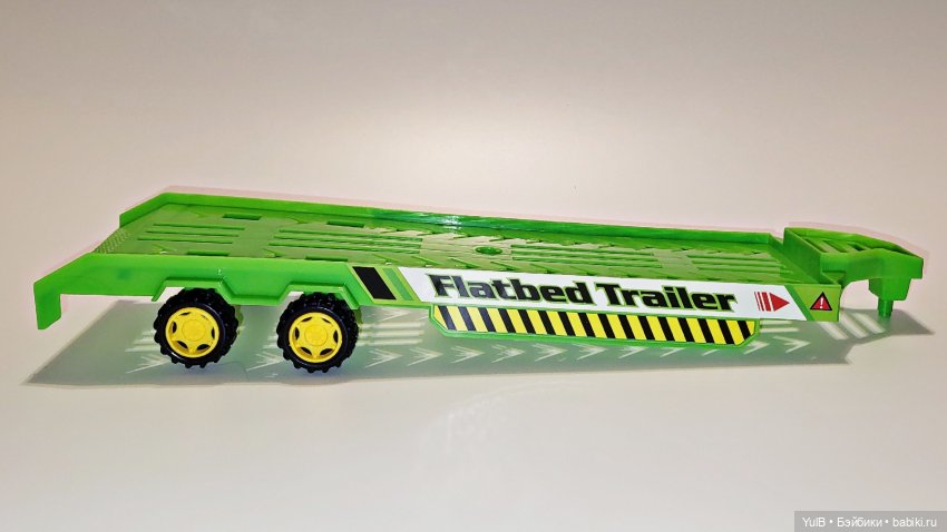 Трактор с прицепом и не только