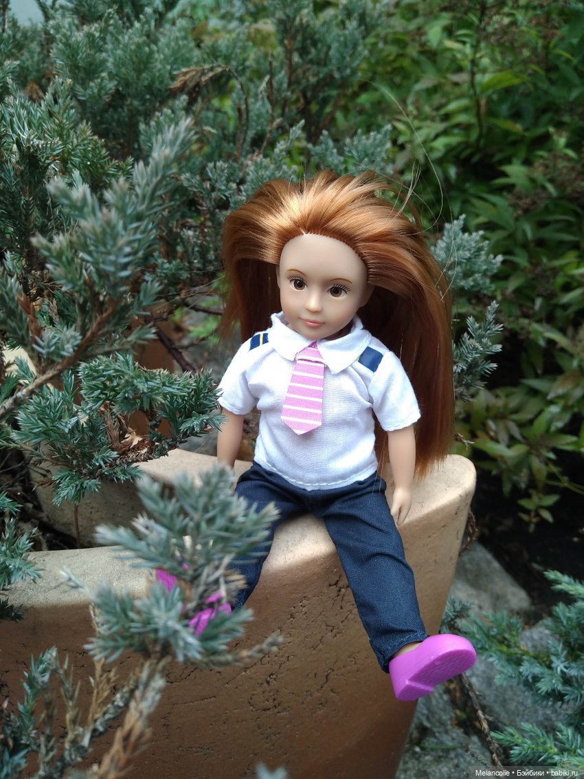 Малыши на прогулке и дома