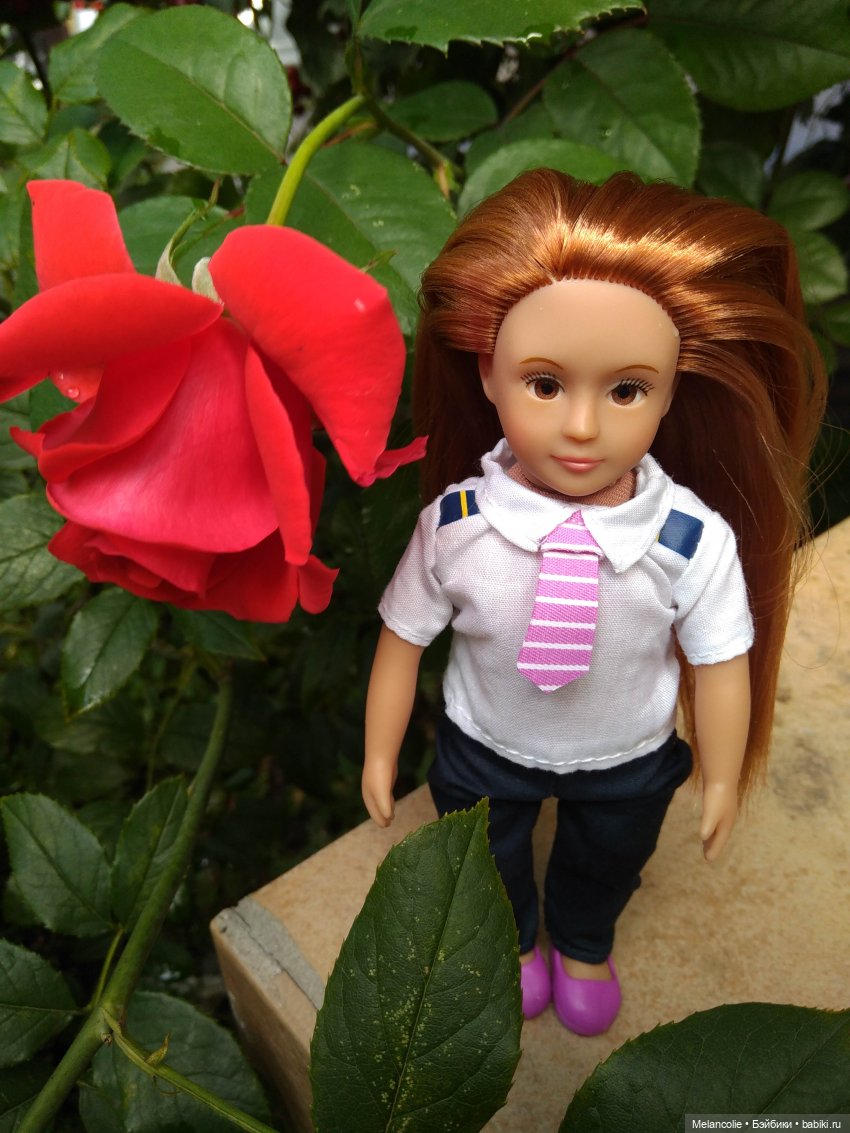 Малыши на прогулке и дома