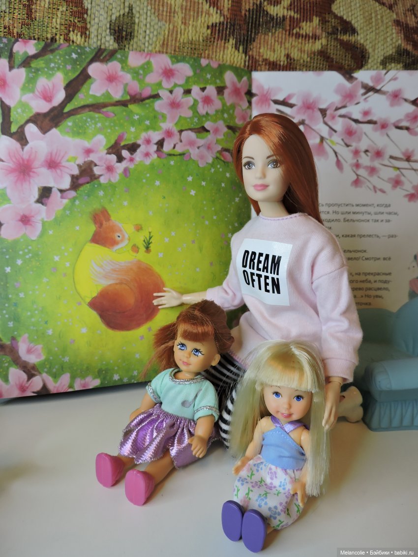 В ожидании праздника. Агнешка читает малышам