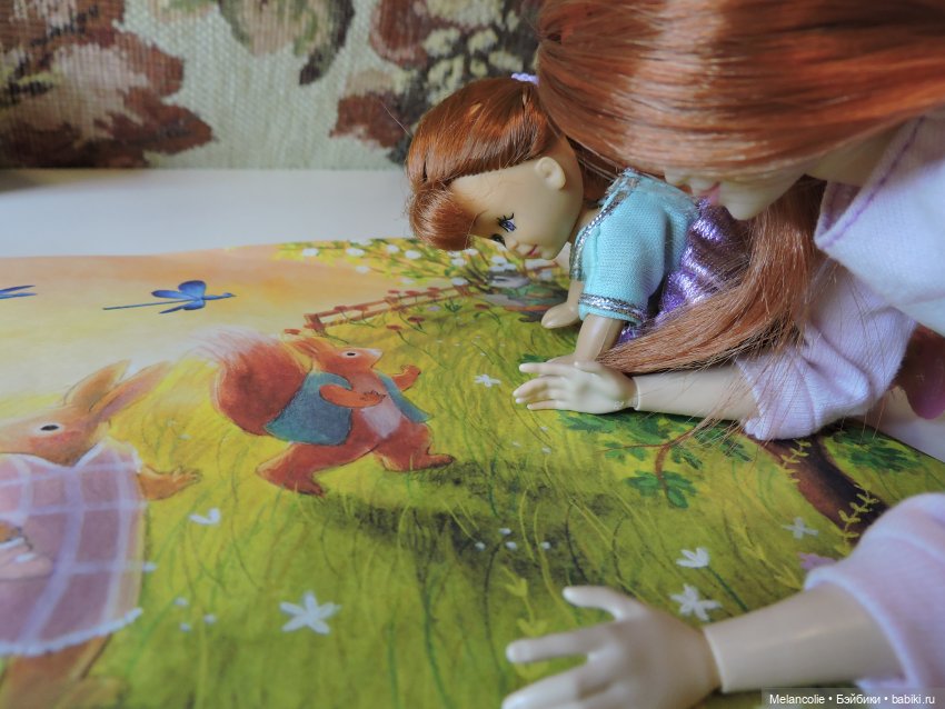 В ожидании праздника. Агнешка читает малышам